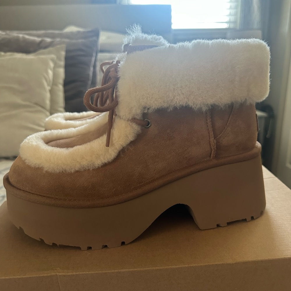UGG Esmee Shearling Lace Up Tan and Cream Women's Winter Boots - Picture 3 of 12